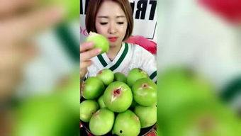 小美姐姐吃瓜,小美姐姐的瓜田奇遇记