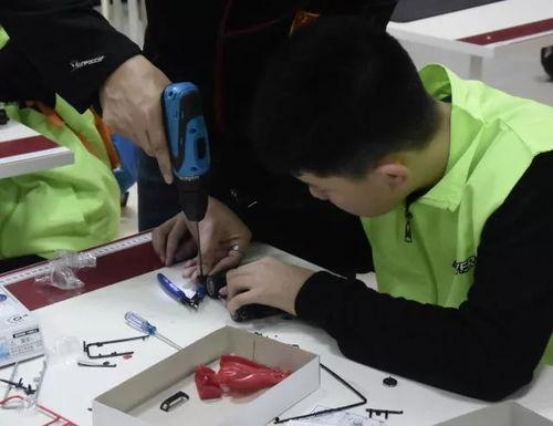 吃瓜群众围观撤离