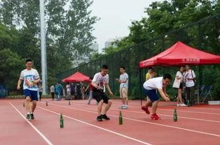 校园操场吃瓜事件